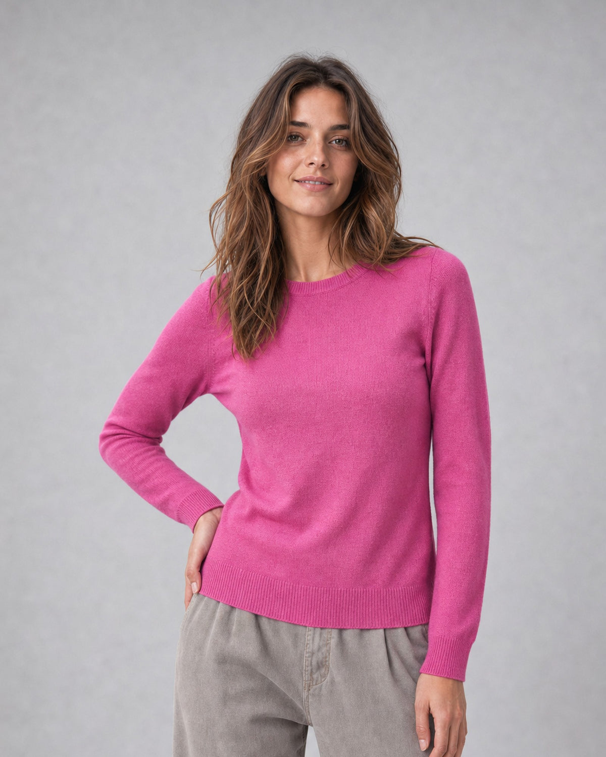 Bluză tricotată fin cu cașmir și lână, guler rotund, culoare fucsia - All Above Boutique