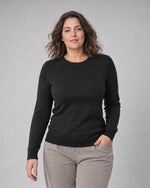 Bluză tricotată la baza gâtului din lână și cașmir, negru, purtată pe model L/XL, All Above Boutique