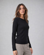 Bluză tricotată fin cu cașmir și lână, guler rotund, culoare negru - All Above Boutique
