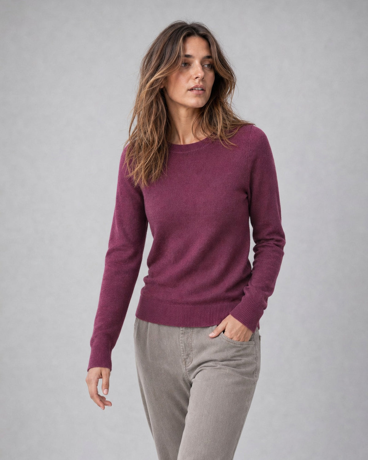 Bluză tricotată fin cu cașmir și lână, guler rotund, culoare prună - All Above Boutique