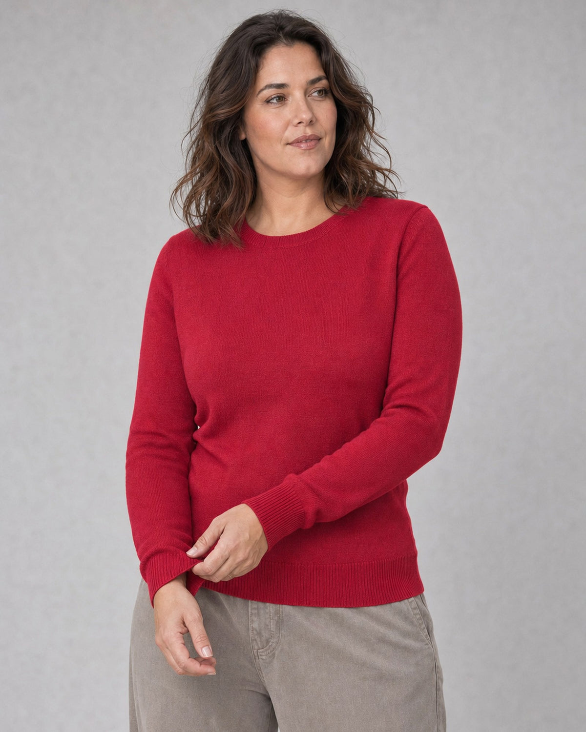 Bluză tricotată la baza gâtului din lână și cașmir, roz închis, purtată pe model L/XL, All Above Boutique
