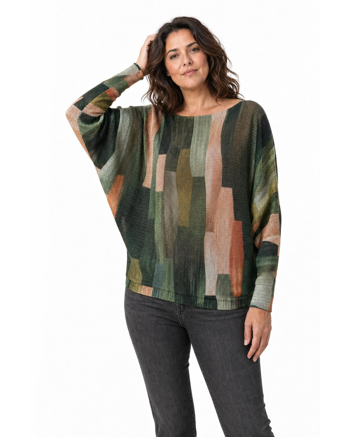 Bluză liliac din tricot cu dungi pictate verde și piersică, purtată pe model - All Above Boutique