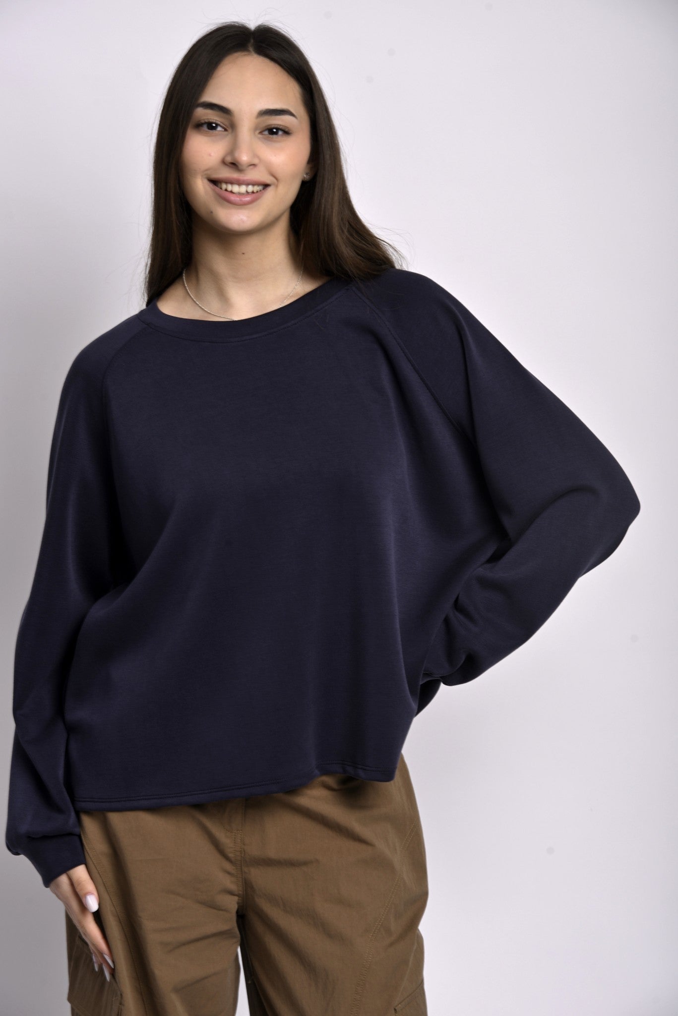 Bluză tip sweatshirt bleumarin, vedere laterală, stil casual