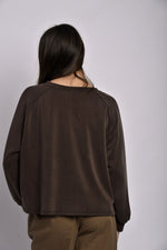 Bluză tip sweatshirt maro cafea, vedere din spate
