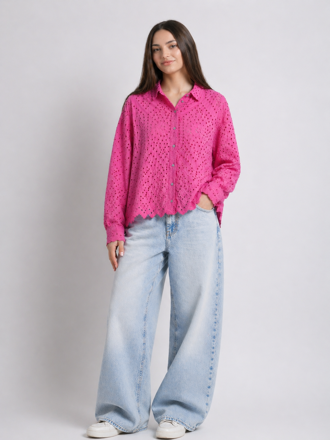 Cămașă din bumbac perforat fucsia, ținută modernă și lejeră