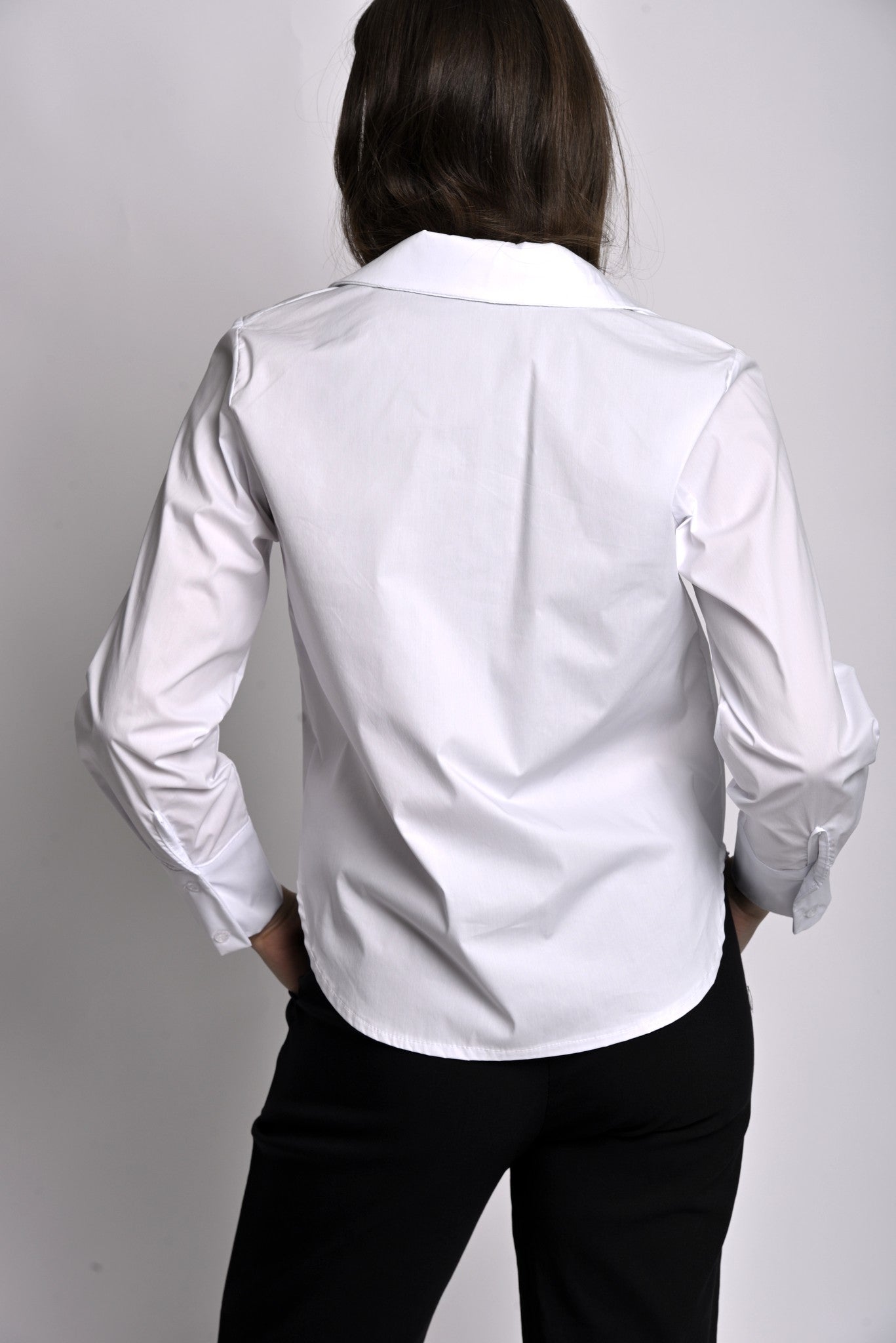 Cămașă clasică office slim fit albă, vedere din spate