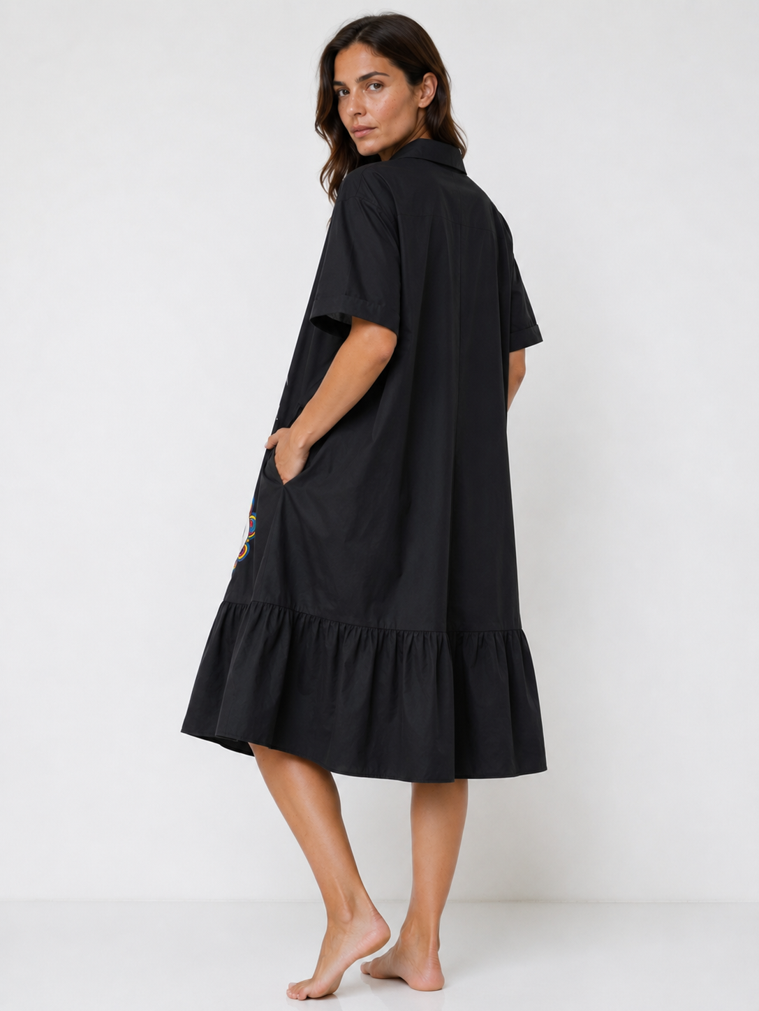 Rochie tip cămașă cu imprimeu artistic, vedere laterală — All Above Boutique.
