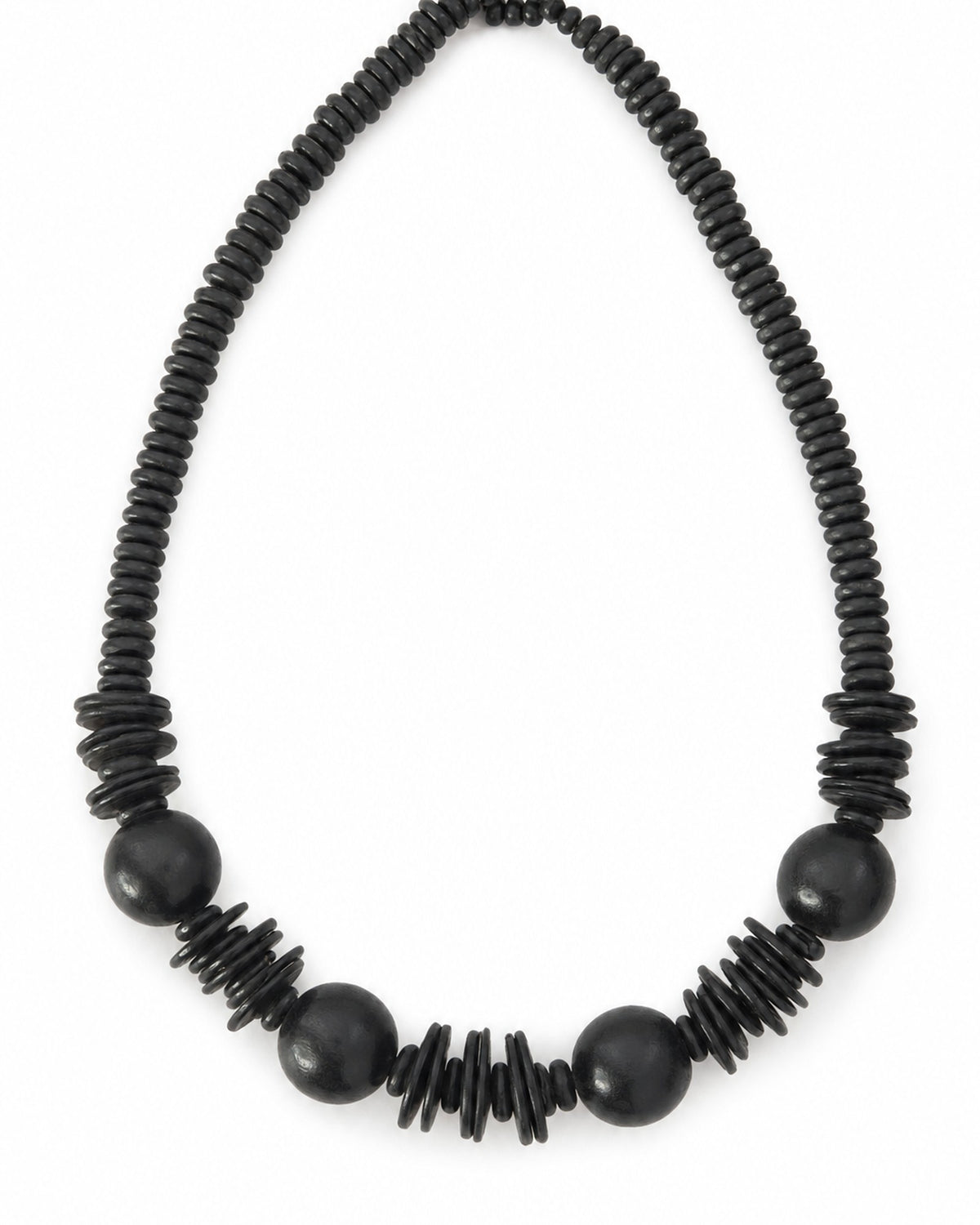 Colier statement din lemn cu bile mari, negru, pe fundal alb, All Above Boutique