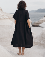 Rochie midi tip cămașă cu guler de cămașă și imprimeu jucăuș cu pisici — All Above Boutique.