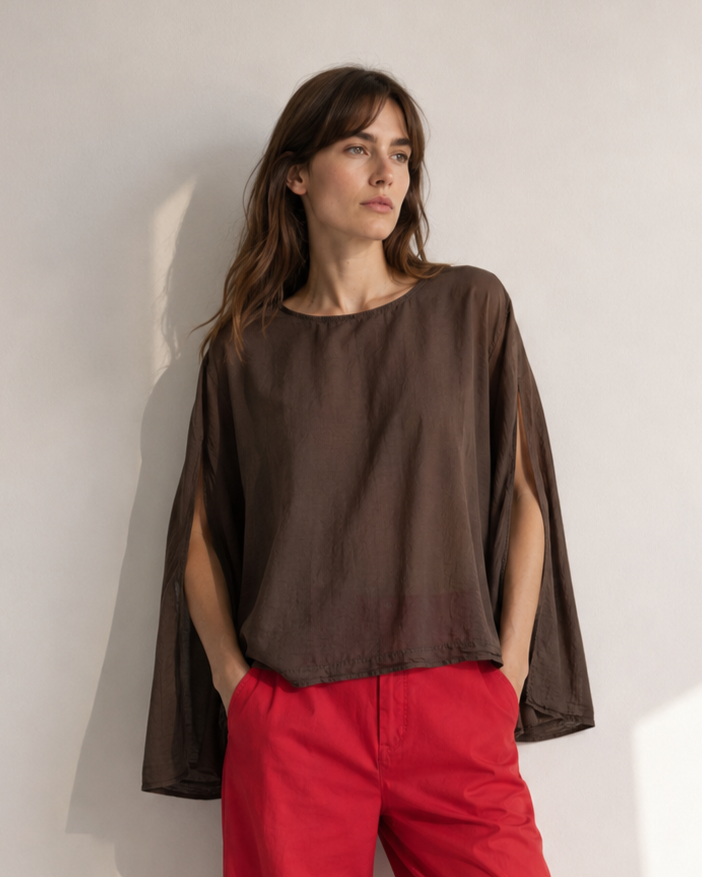 Bluza din bumbac subtire alb cu maneca lunga despicata, vedere frontala, All Above Boutique