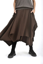 Fustă midi asimetrică cu volane, talie elastică, culoare maro