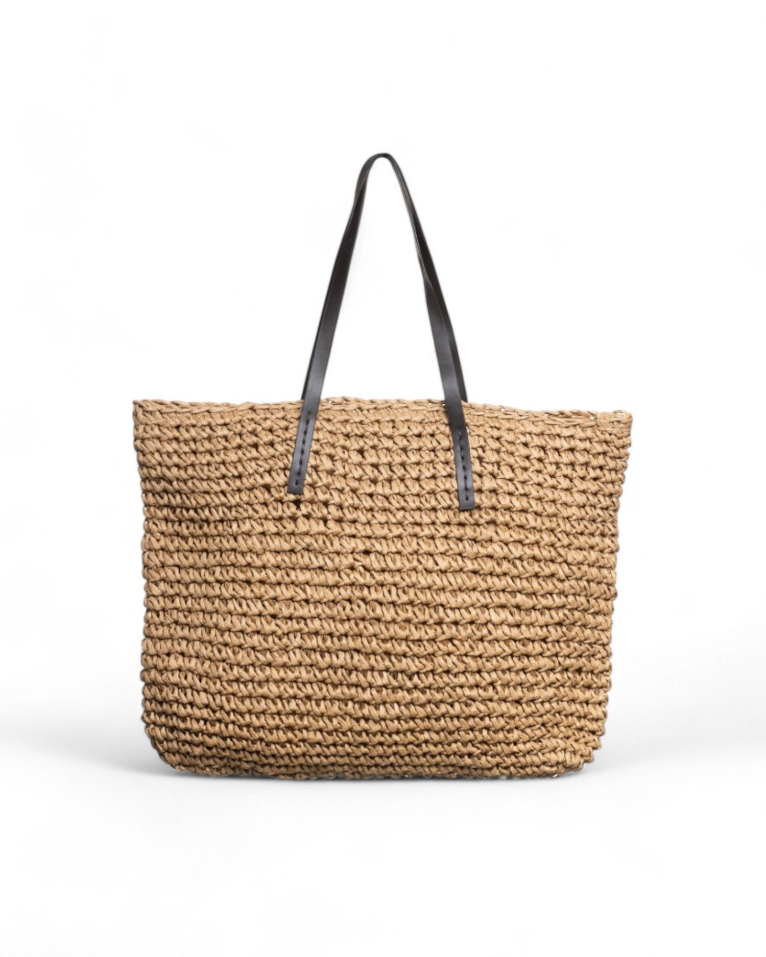 Geantă natur tip shopper, împletită din paie, vedere frontală, cu mânere din piele.