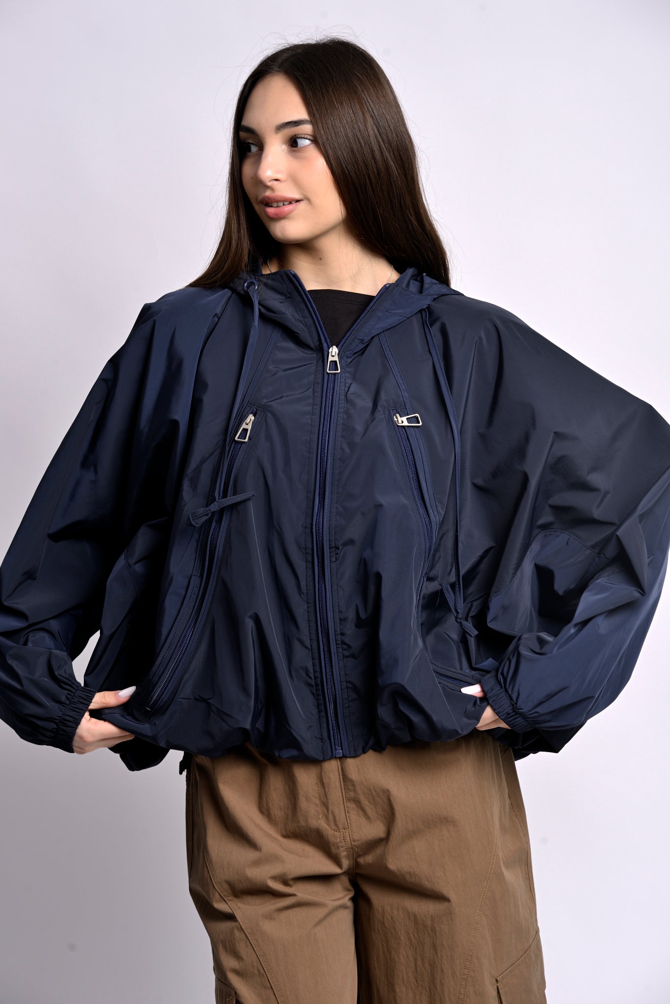Jachetă impermeabilă bleumarin cu glugă, model larg urban