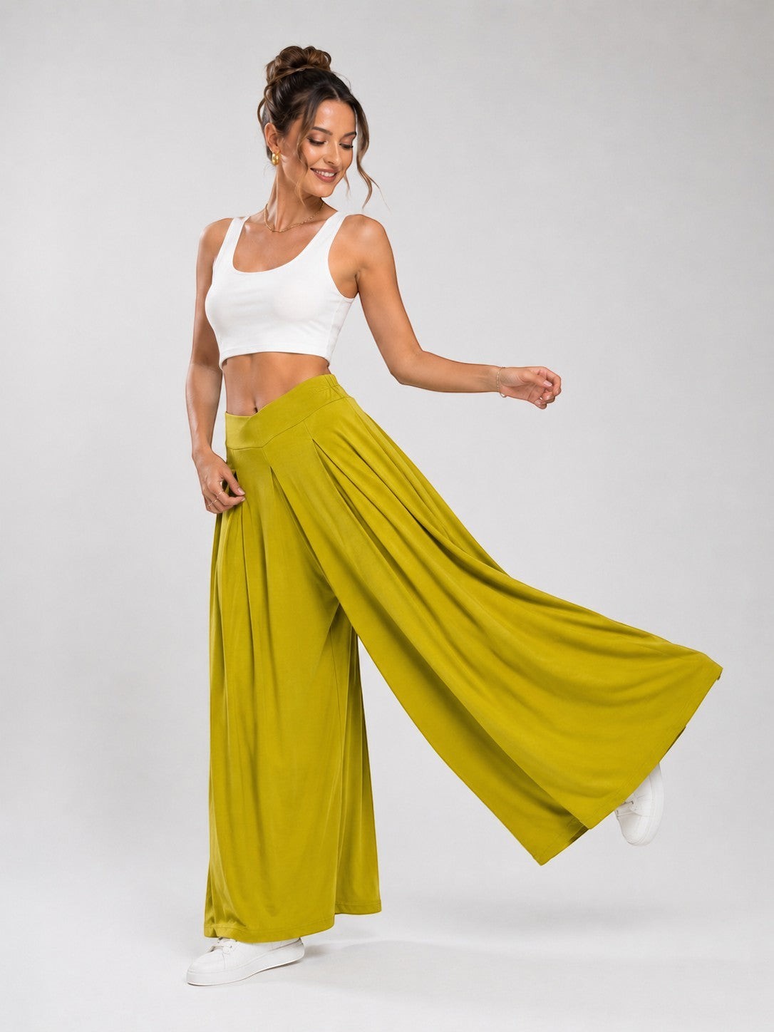 Pantaloni palazzo galben lime cu croială evazată și aspect modern
