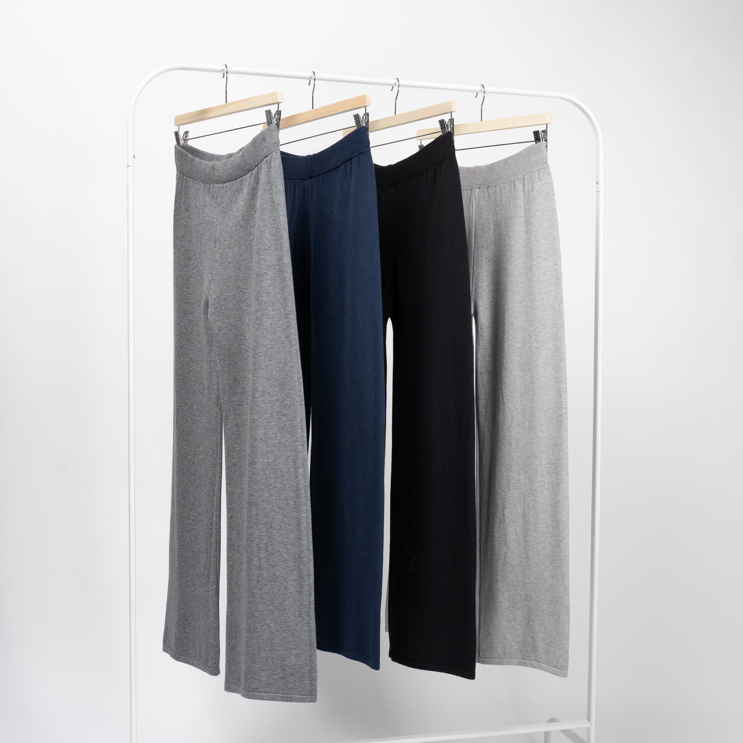 Pantaloni drepți din tricot soft