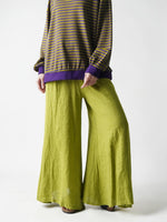 Pantaloni din in evazați verde lime, talie elastică confortabilă