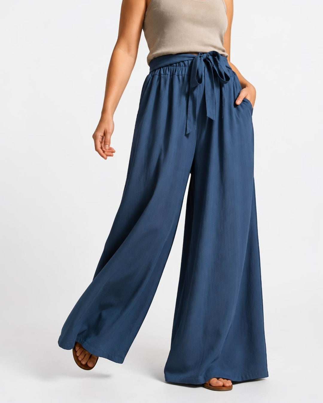 Pantaloni largi bleumarin din viscoză și in, cu talie elastică și cordon în față — All Above Boutique.