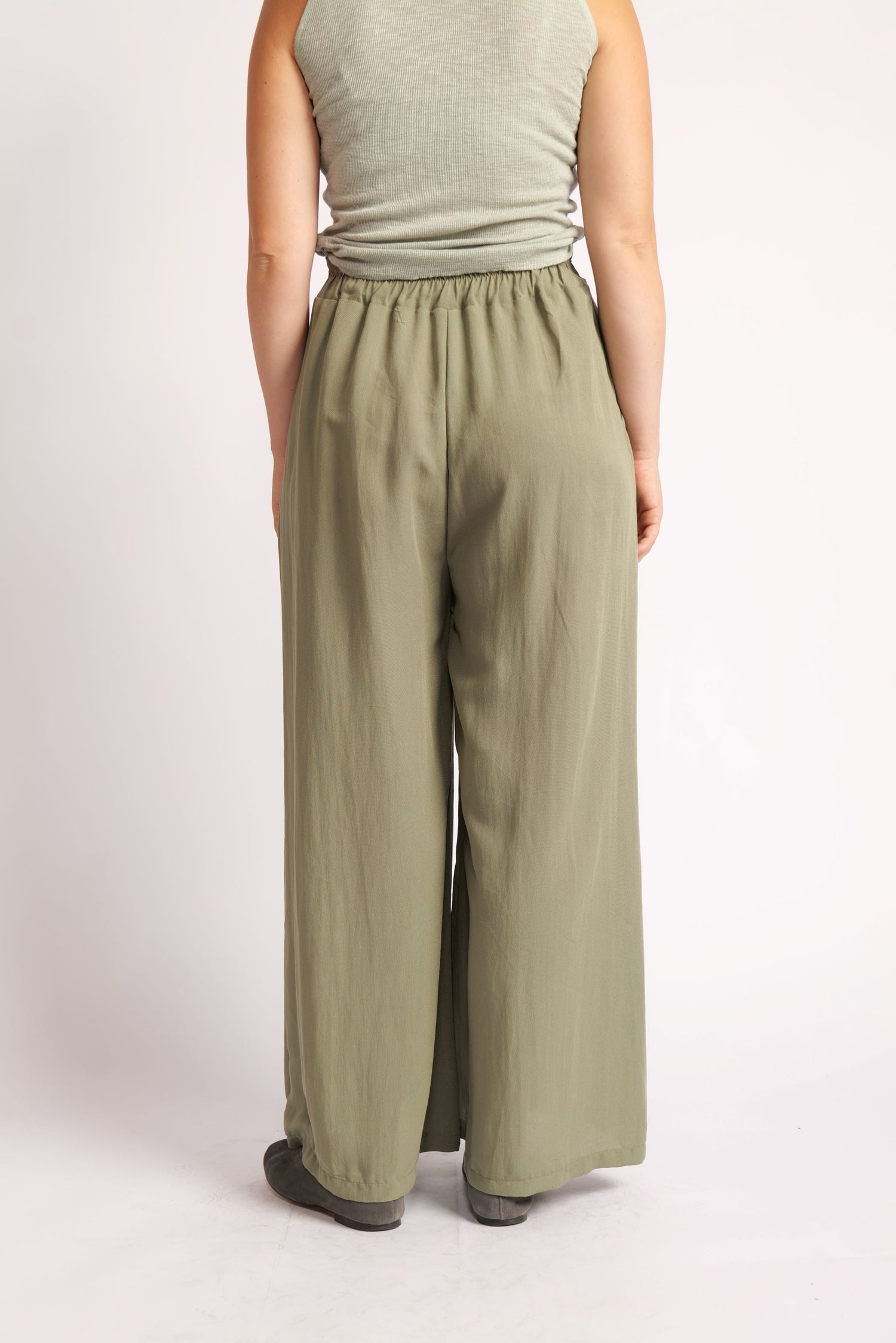 Pantaloni Largi Din Viscoză si In Cu Cordon – Lejeri, Naturali, Casual-Chic