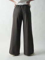 Pantaloni de trening vedere din spate