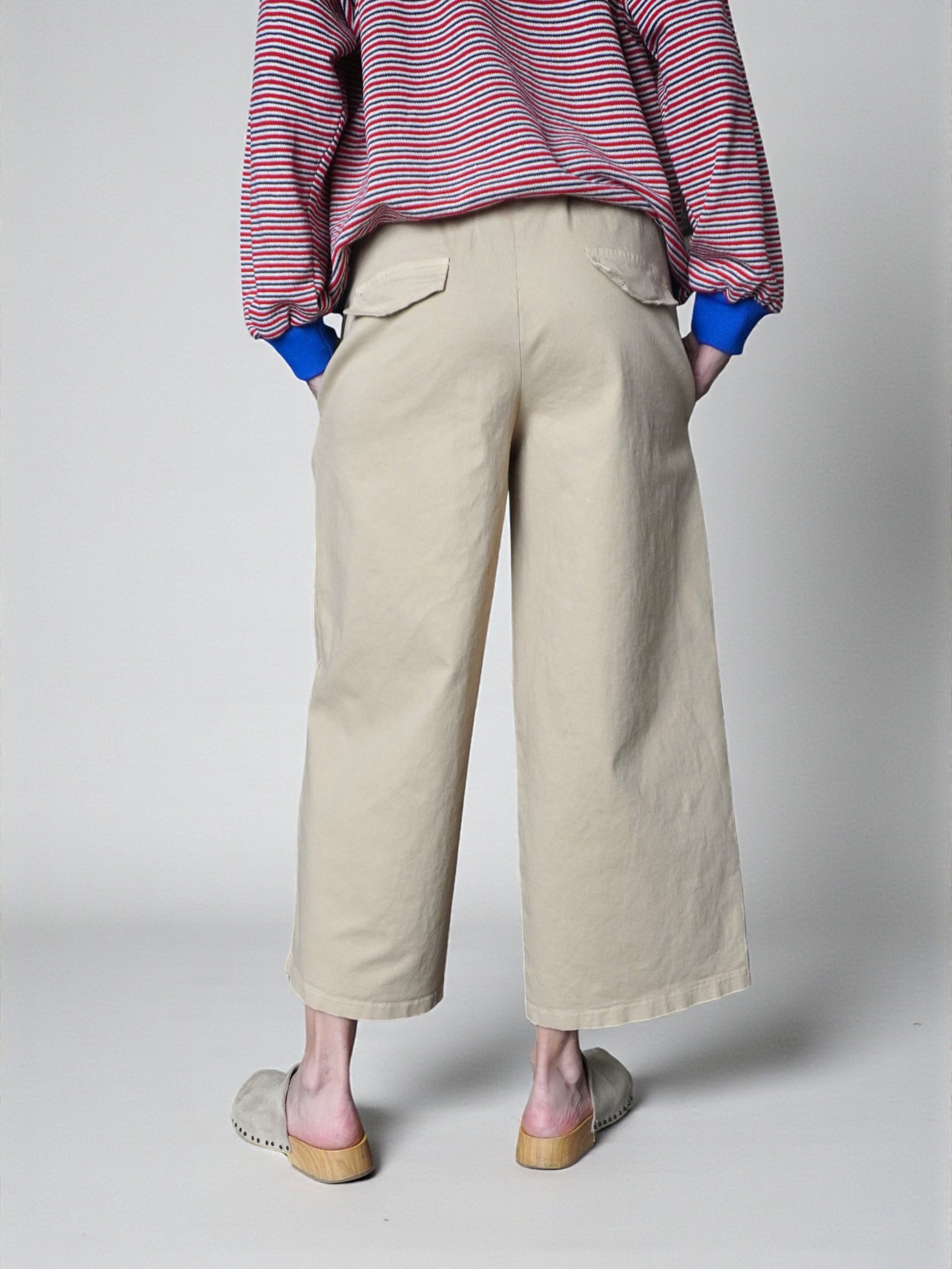 Pantaloni wide din bumbac bej, vedere laterală