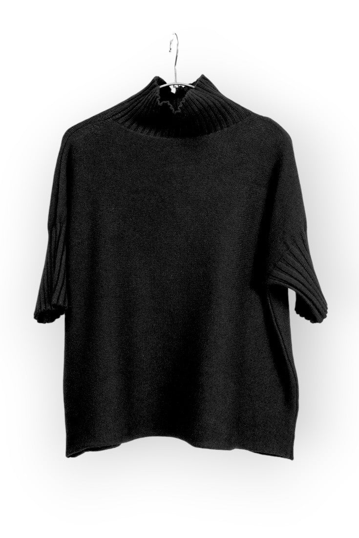 Pulover negru cu mânecă scurtă și guler turtle neck, din tricot soft