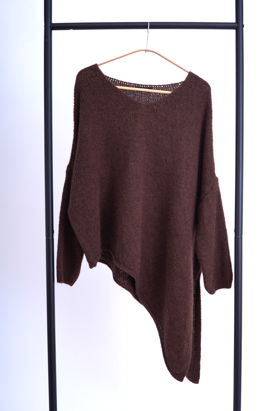 Pulover Pufos Asimetric cu Guler V