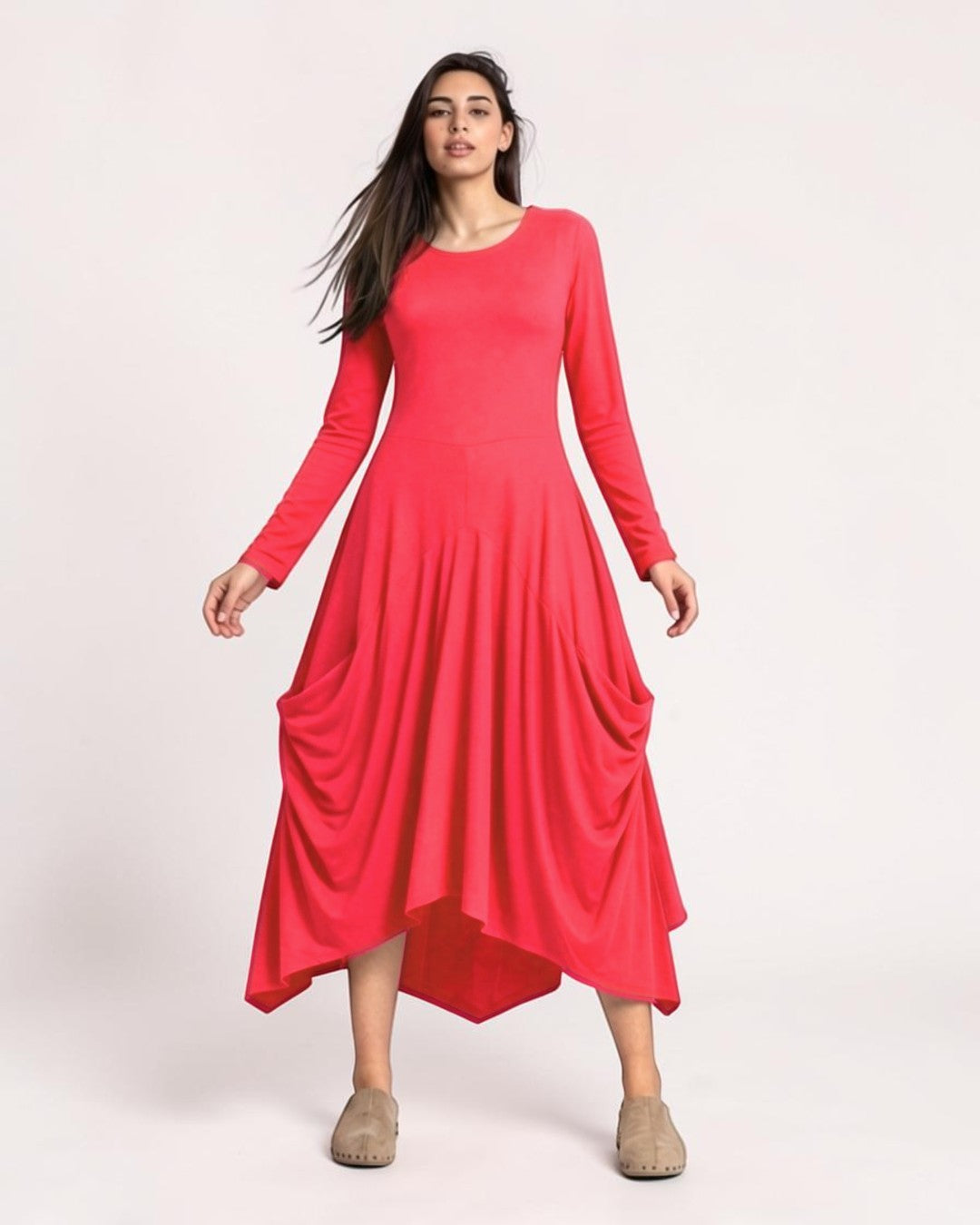 Rochie balon roșie elegantă cu design amplu și fluid