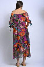 Rochie lungă florală cu umeri goi, vedere din spate