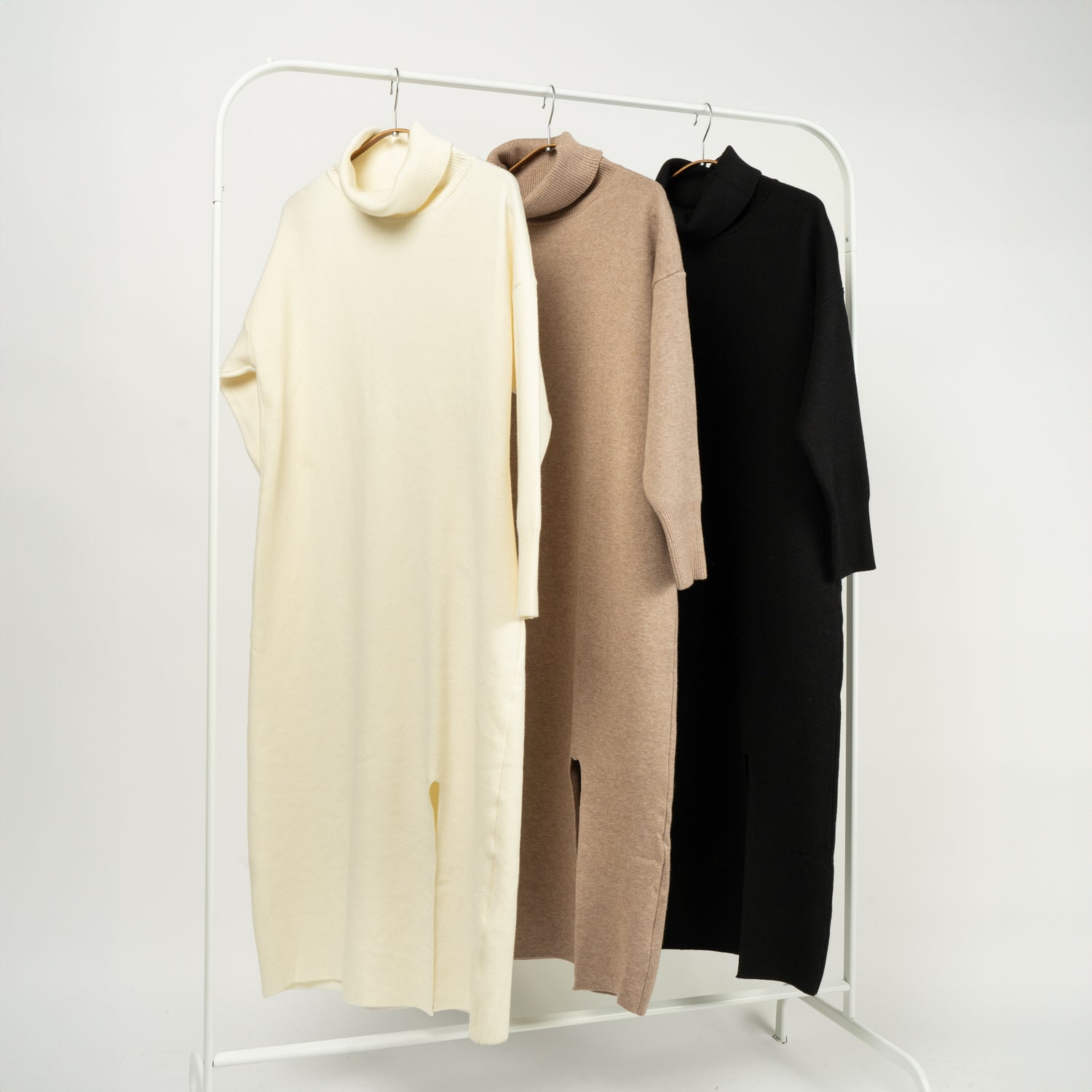 Rochie lungă din tricot soft cu guler