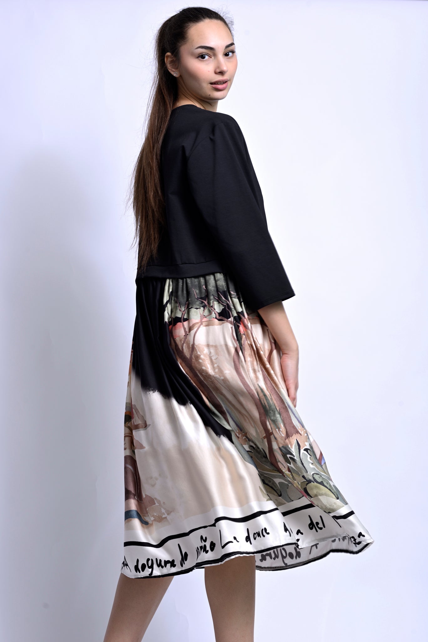 Rochie midi neagră cu imprimeu Amalfi în mișcare