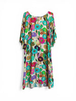Rochie multicoloră cu imprimeu vibrant și mâneci largi