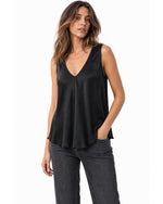 Top satinat negru cu bretele late, vedere din trei sferturi - All Above Boutique