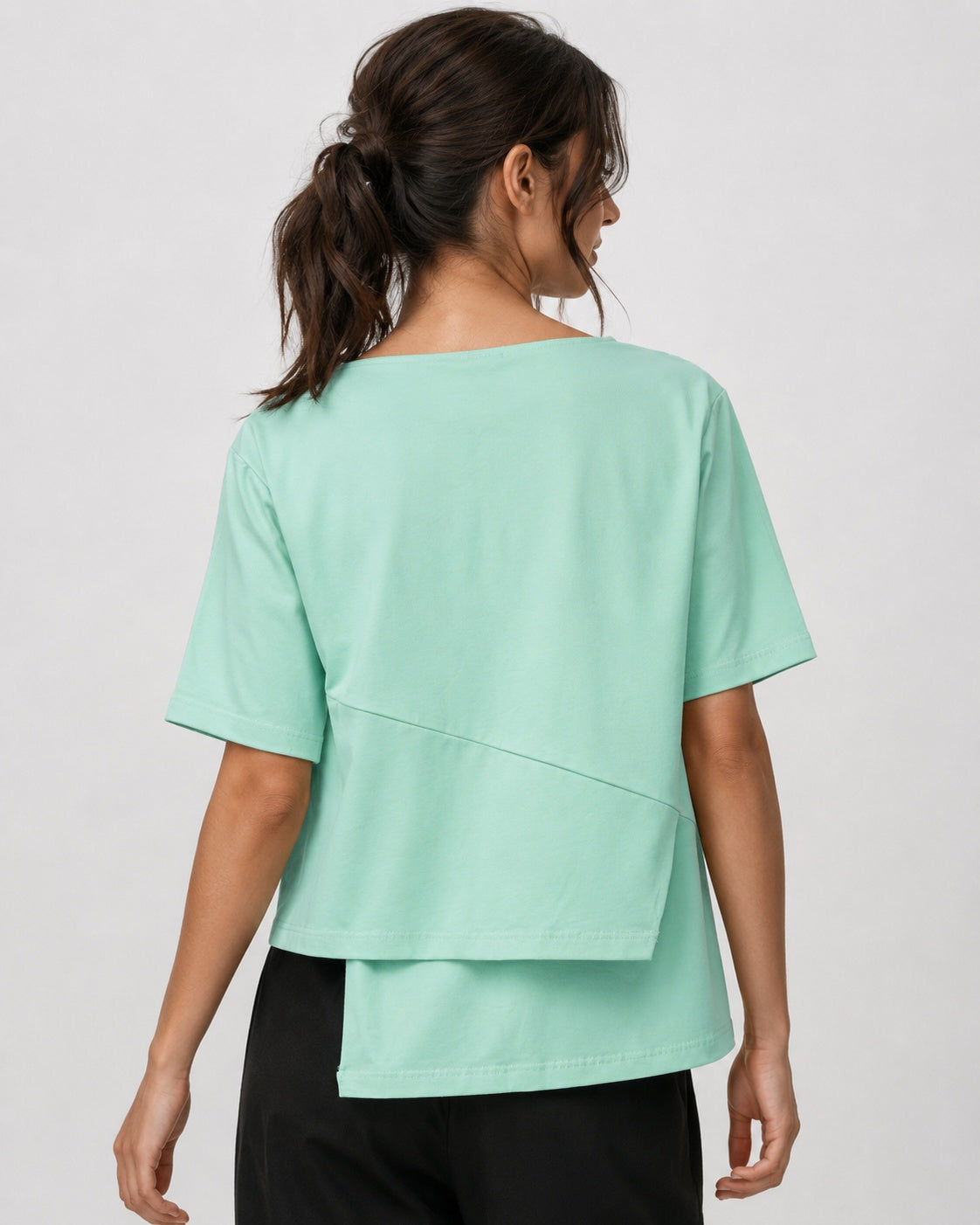 Tricou din bumbac cu colțuri suprapuse asimetrice, nuanța verde acvamarin, vedere din spate, All Above Boutique.