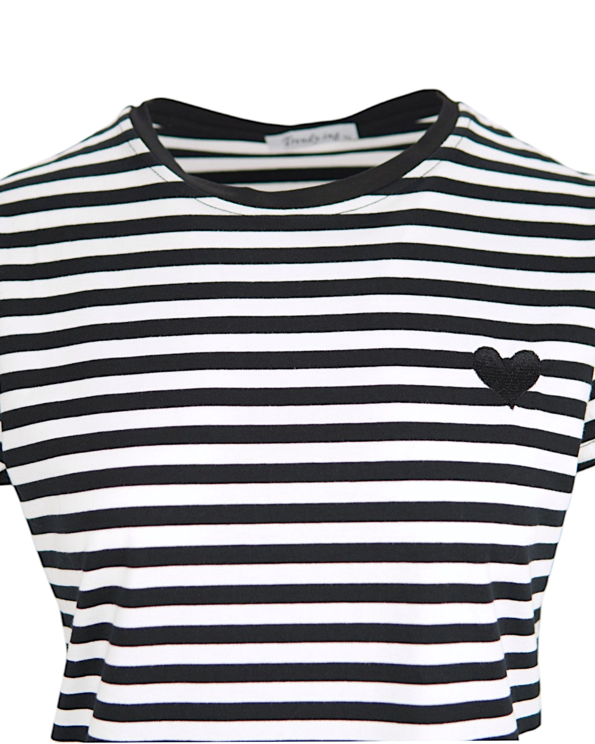 Tricou cu dungi alb-negru, cu inima brodată pe partea stângă