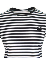 Tricou cu dungi alb-negru, cu inima brodată pe partea stângă