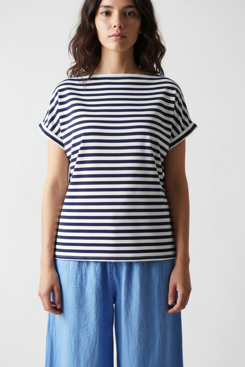 Tricou cu dungi navy, vedere din spate, croială relaxată